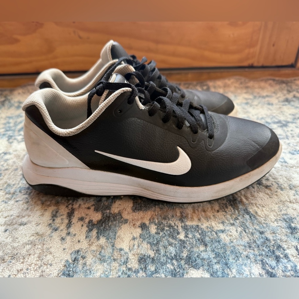 Boys Nike golf shoe